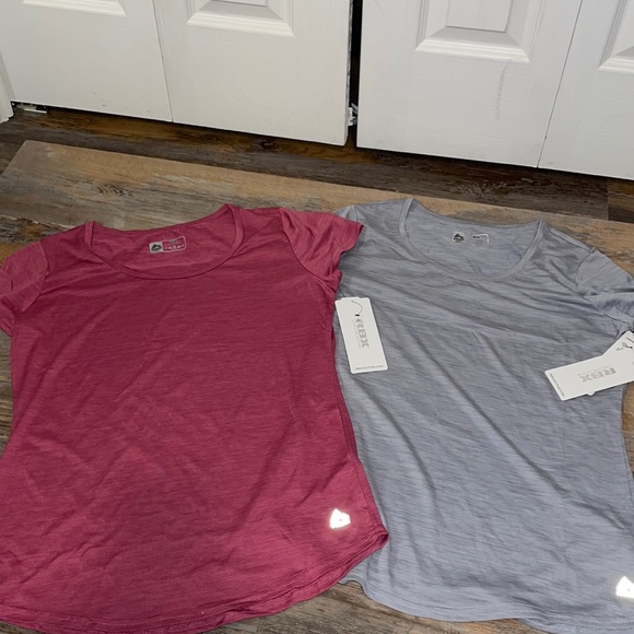 2 Athletic Tops - Picture 1 of 4